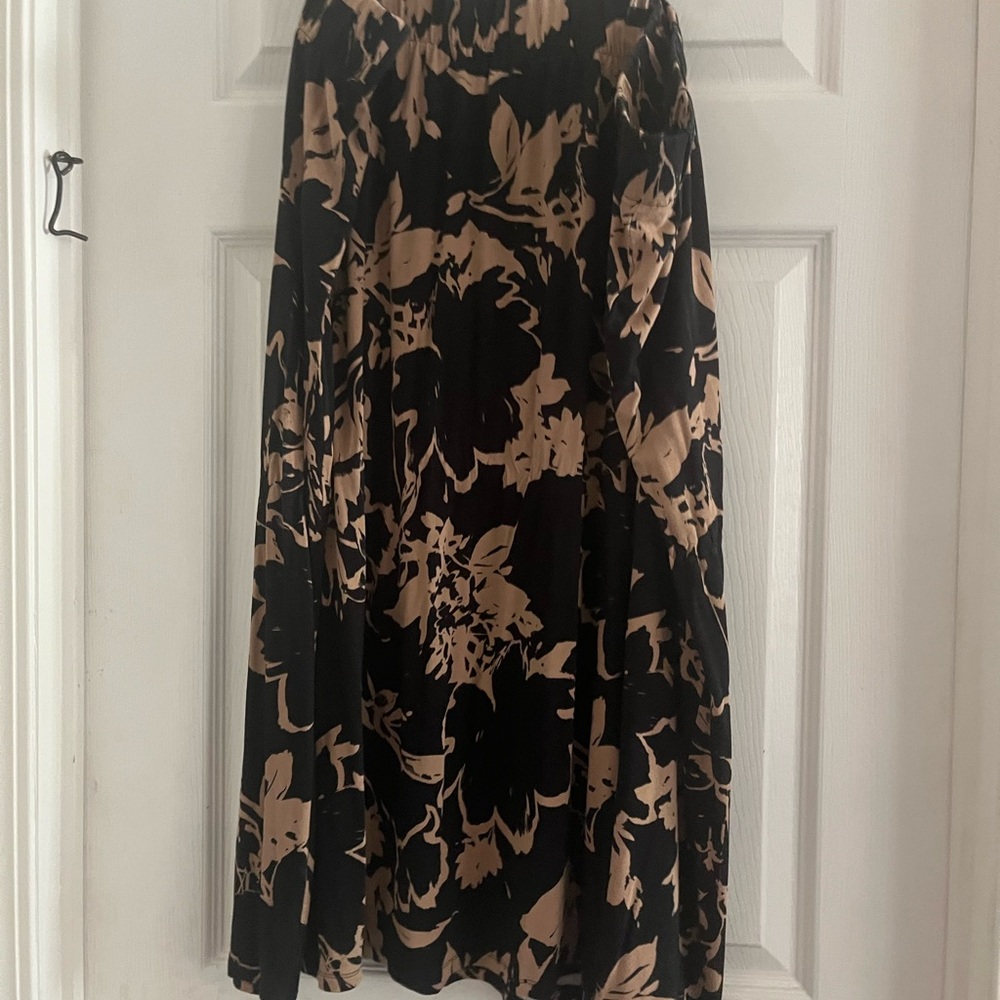 Terra & Sky Black and Tan Floral A-Line Skirt